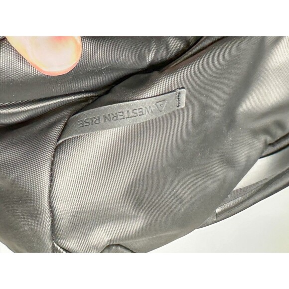 Western Rise Voyager 25L Lightweight Laptop Backpack Carry-On Bag - Picture 2 of 11